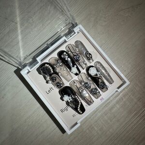 Nail Box (RESSY) Black and Silver Designer Press-On Nails
